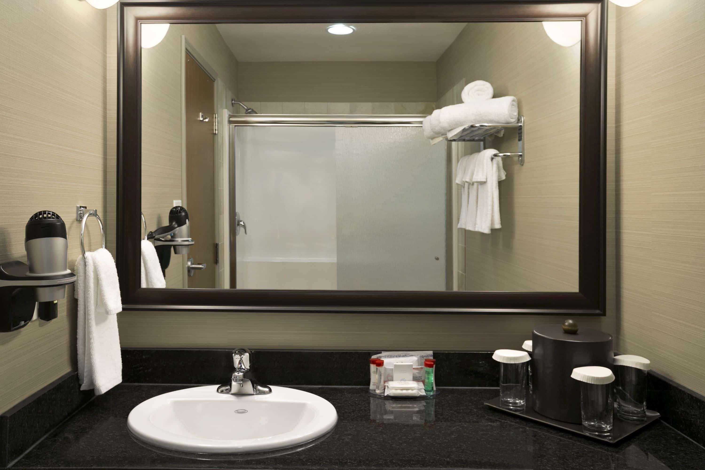 Ramada By Wyndham Conklin Hotel Luaran gambar