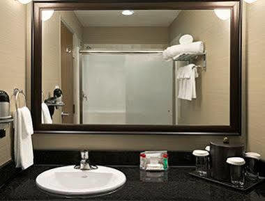 Ramada By Wyndham Conklin Hotel Luaran gambar