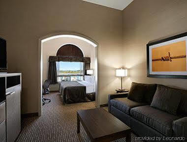 Ramada By Wyndham Conklin Hotel Luaran gambar